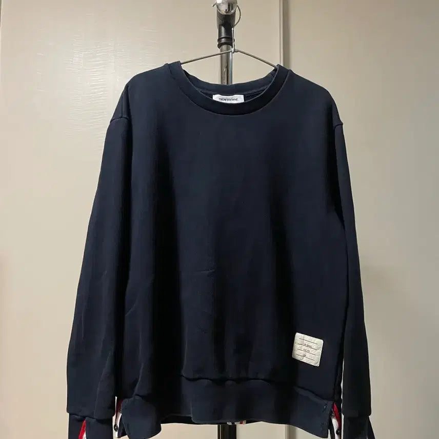 [SOLD OUT] 톰브라운 백삼선 맨투맨
