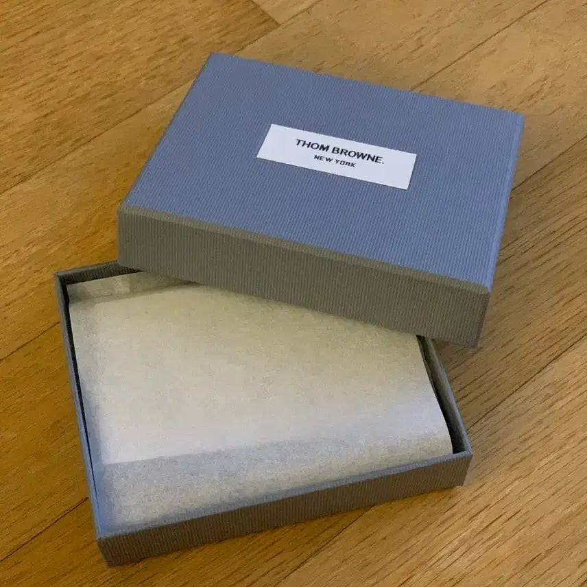 [BUNJANG] Thom Browne Pebble Grain Leather Wallet / 톰브라운 페블 그레인 레더 지갑 (미개봉 새상품)