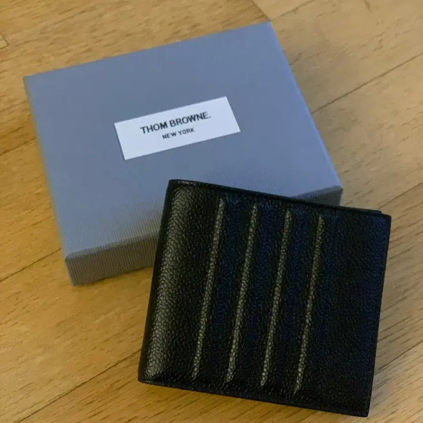 [BUNJANG] Thom Browne Pebble Grain Leather Wallet / 톰브라운 페블 그레인 레더 지갑 (미개봉 새상품)