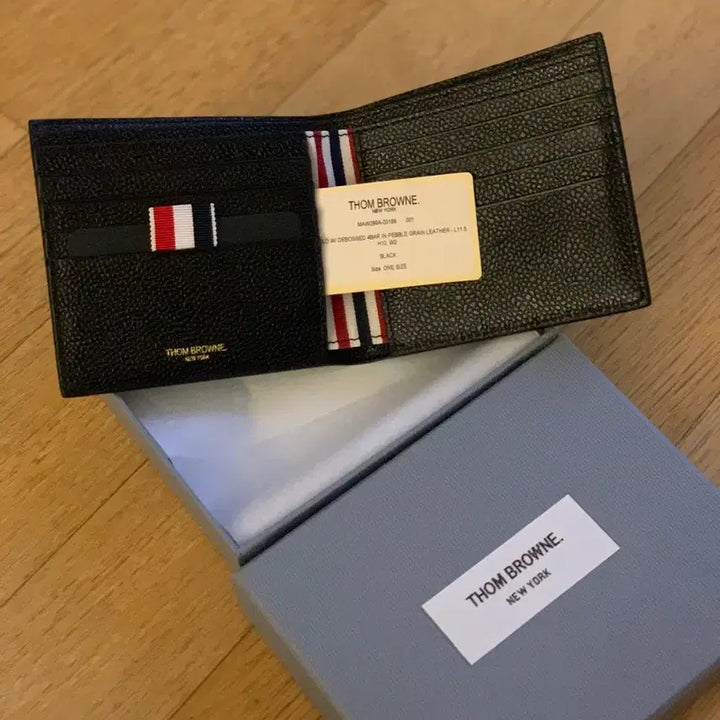 [BUNJANG] Thom Browne Pebble Grain Leather Wallet / 톰브라운 페블 그레인 레더 지갑 (미개봉 새상품)