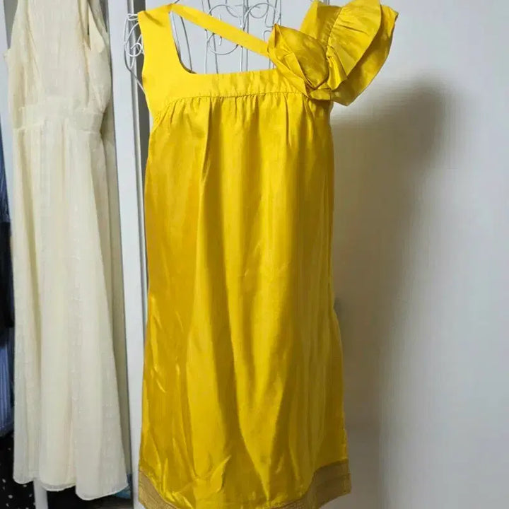 [SOLD OUT] 미국브랜드 silk 실크 노랑 나시 원피스