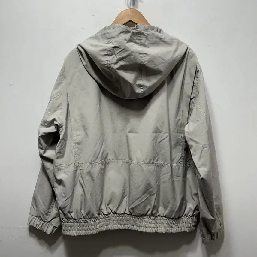 [BUNJANG] TBJ Beige Hooded Windbreaker Jacket L / TBJ 베이지 후드 바람막이 점퍼 L