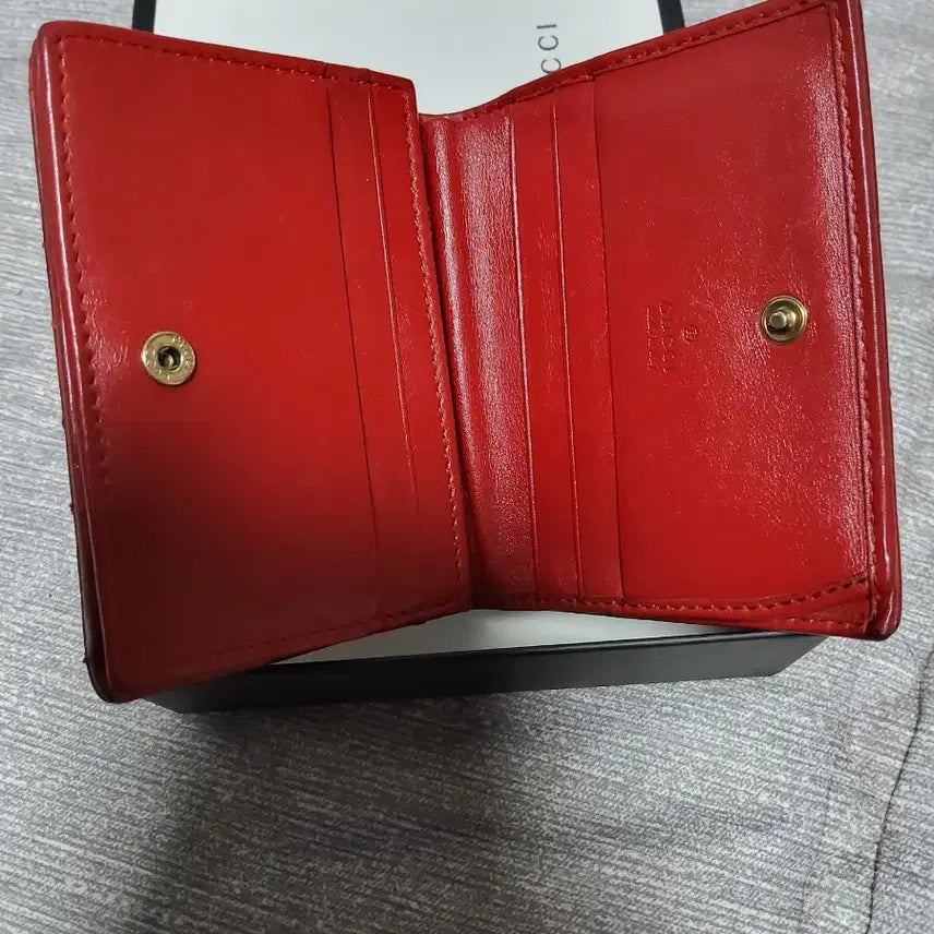 [BUNJANG] Gucci Marmont Red Leather Wallet / 구찌 마몬트 반지갑 레드 (정품 박스)