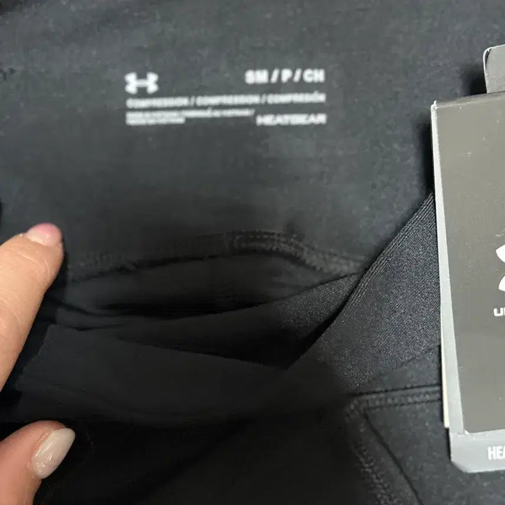 [SOLD OUT] 언더아머 블랙 레깅스 새상품 택