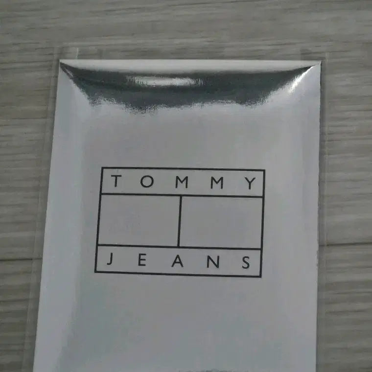 [BUNJANG] IVE Wonyoung Tommy Hilfiger POB Photocard Set / 미개봉 현물 아이브 장원영 타미진스 포토카드 포카 미공포 특전