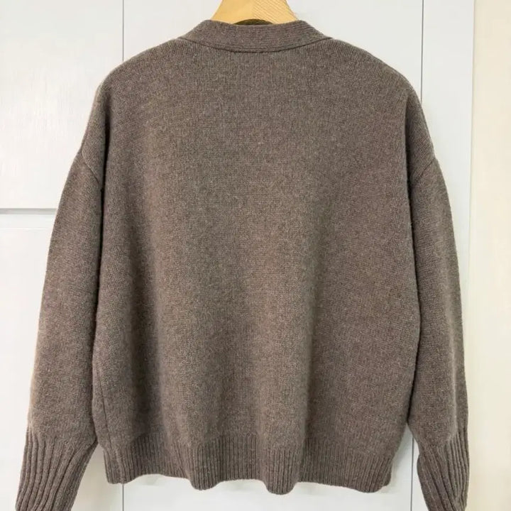 [BUNJANG] Brown V-Neck Knit Cardigan / 브라운 브이넥 니트 가디건