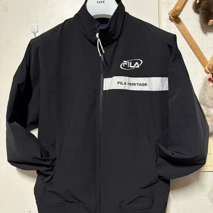[SOLD OUT] 휠라 헤리티지 블랙 바람막이 자켓