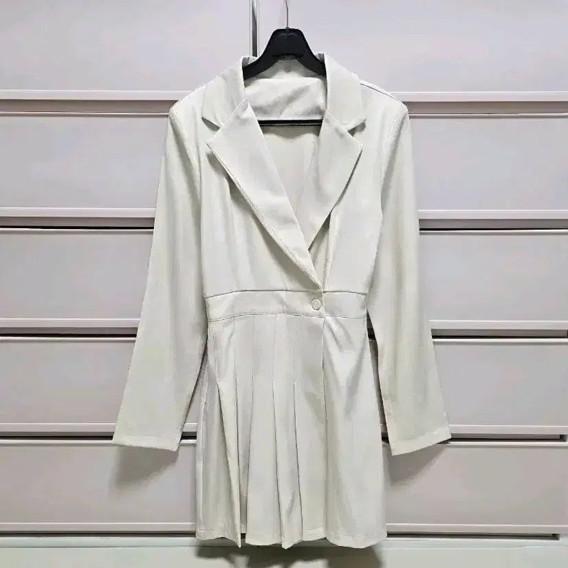 [BUNJANG] Unbranded Beige Jumpsuit / 자켓 점프슈트 새상품