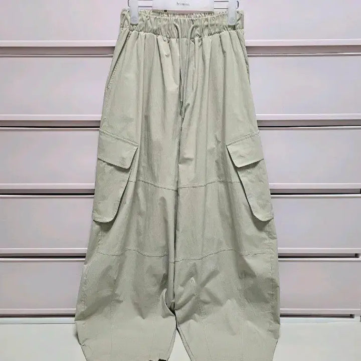 [SOLD OUT] 바스락 벌룬 카고팬츠 새상품