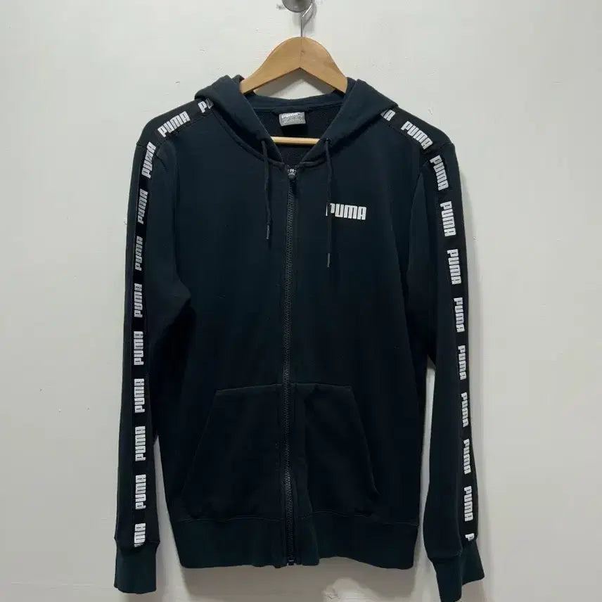 [BUNJANG] Puma Black Logo Tape Hoodie Zip-up (S) / 푸마 블랙 로고 테이프 후드집업 S