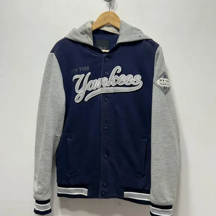 [BUNJANG] MLB New York Yankees Hooded Baseball Jacket L / MLB 뉴욕 양키스 후드 야구 점퍼 L