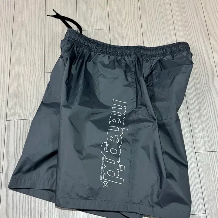 [BUNJANG] Mahagrid Nylon Shorts (L) - Gray / 마하그리드 나일론 반바지 L(허리밴딩끈)free 미사용