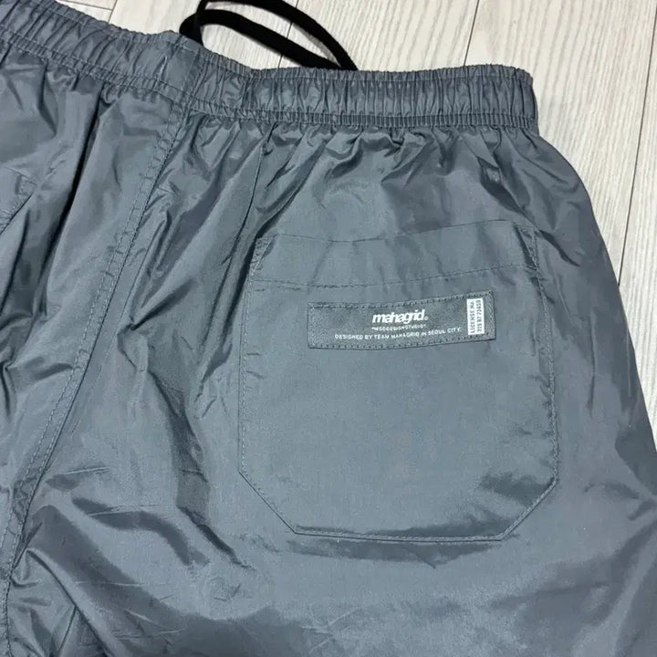 [BUNJANG] Mahagrid Nylon Shorts (L) - Gray / 마하그리드 나일론 반바지 L(허리밴딩끈)free 미사용