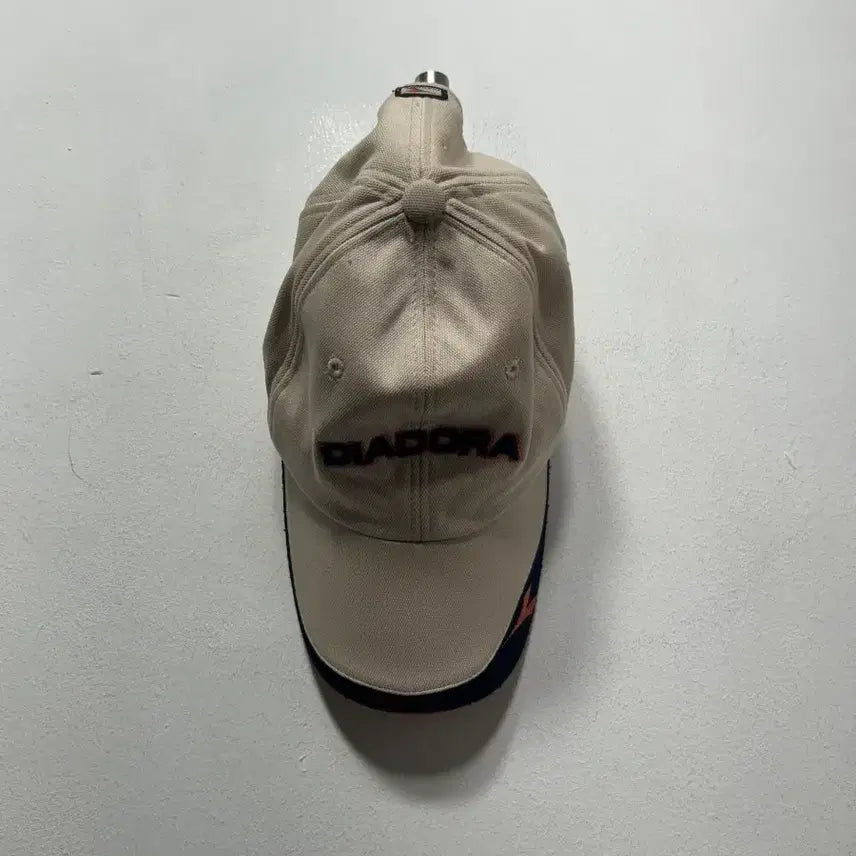 [BUNJANG] Diadora Beige Ball Cap / 디아도라 베이지 볼캡 모자