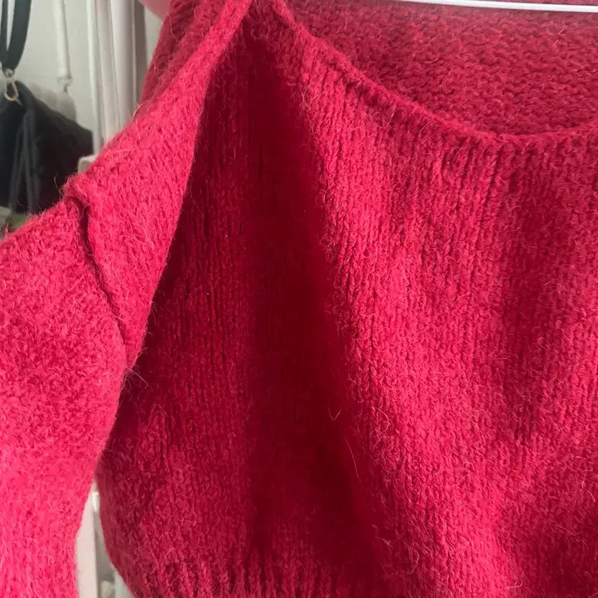[BUNJANG] Red Crop Knit Top / 레드 크롭 니트