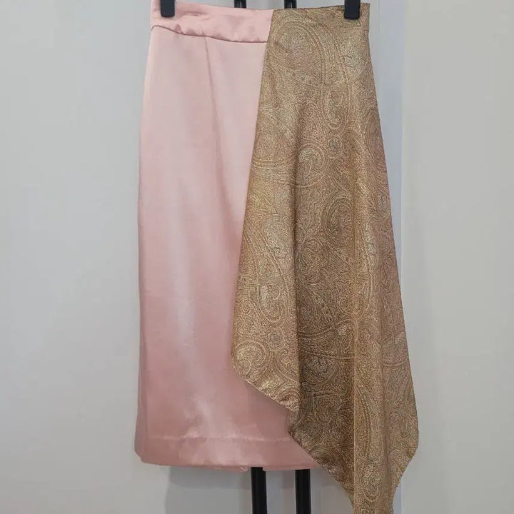 [BUNJANG] ARE YOU Paisley Scarf Satin Midi Skirt / 아유 ARE YOU 페이즐리 스카프 장식 새틴 미디스커트 S사이즈