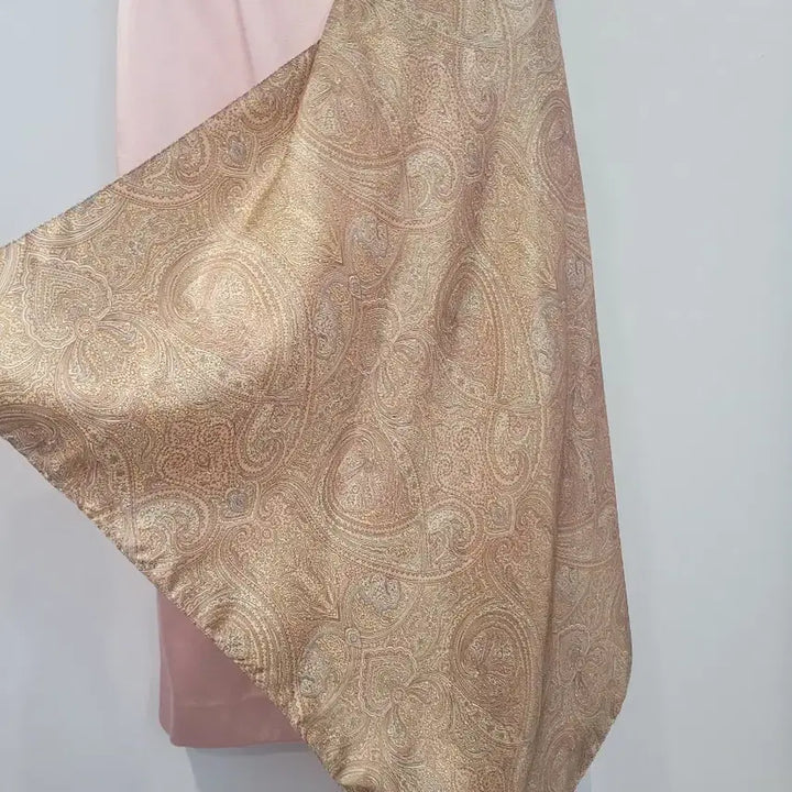 [BUNJANG] ARE YOU Paisley Scarf Satin Midi Skirt / 아유 ARE YOU 페이즐리 스카프 장식 새틴 미디스커트 S사이즈