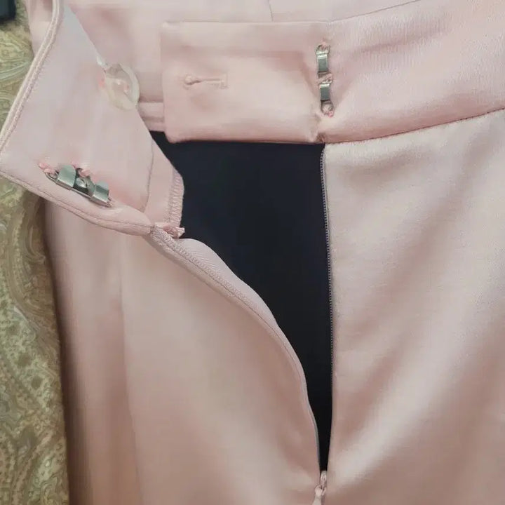 [BUNJANG] ARE YOU Paisley Scarf Satin Midi Skirt / 아유 ARE YOU 페이즐리 스카프 장식 새틴 미디스커트 S사이즈