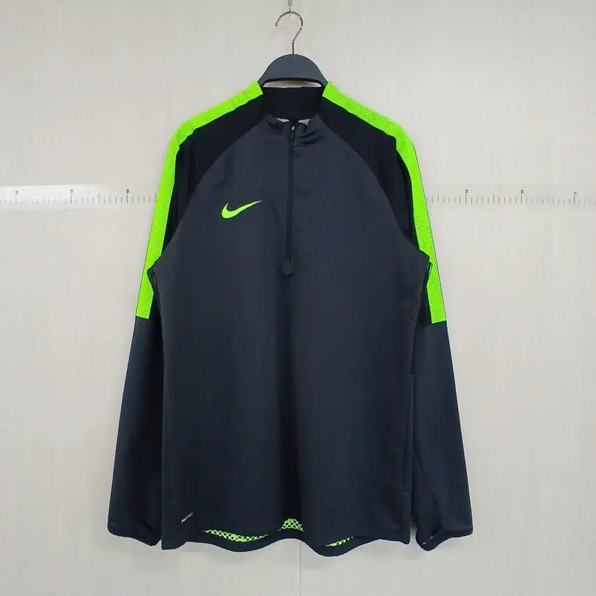 [SOLD OUT] 나이키 블랙/형광 그린 하프집업 긴팔티