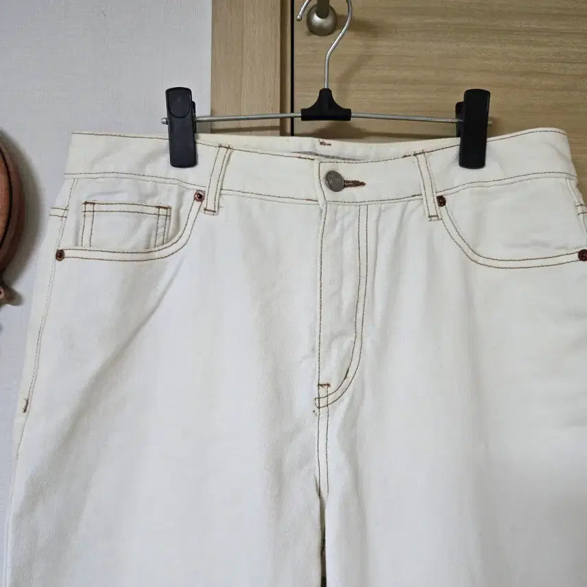 [BUNJANG] 8SECONDS Ivory Cut-Hem Straight Pants / 에잇세컨즈(8SECONDS) 아이보리 컷팅 밑단 스트레이트 팬츠
