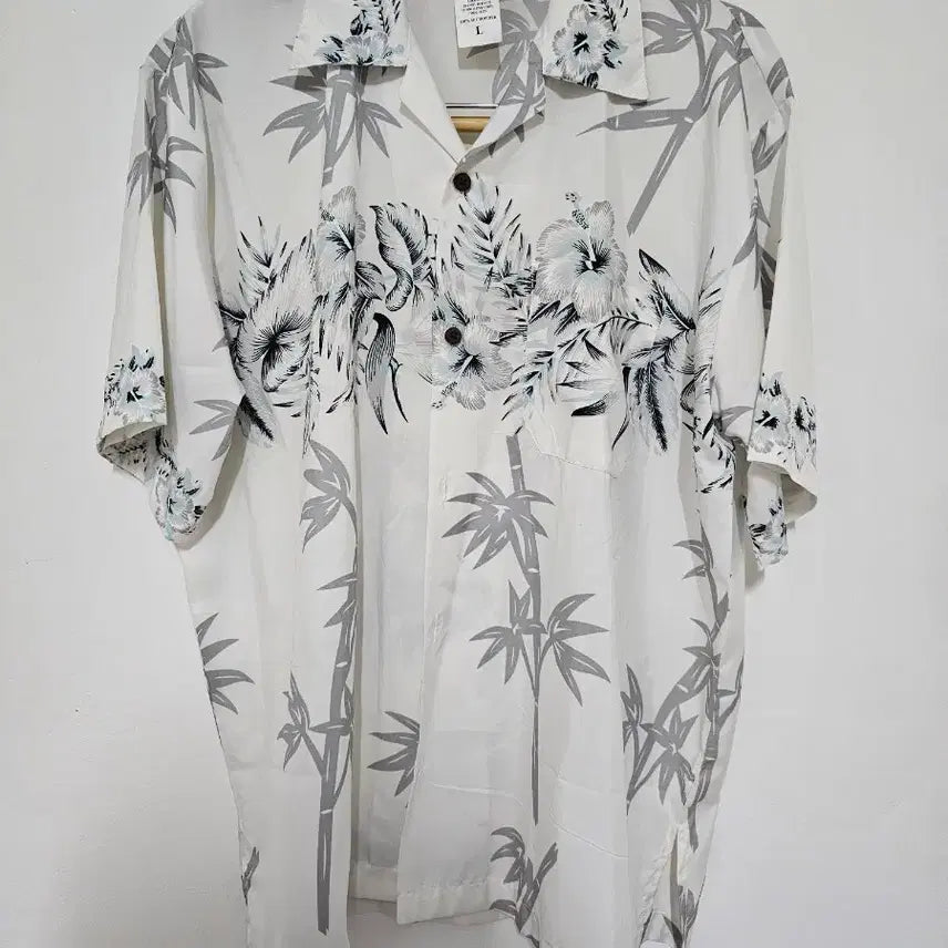 [SOLD OUT] 마카니 하와이안 셔츠 L사이즈 화이트.꽃 대나무패턴 105 새제품
