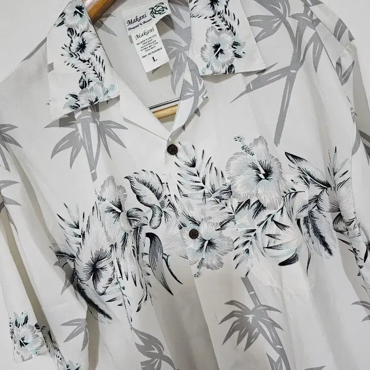 [SOLD OUT] 마카니 하와이안 셔츠 L사이즈 화이트.꽃 대나무패턴 105 새제품