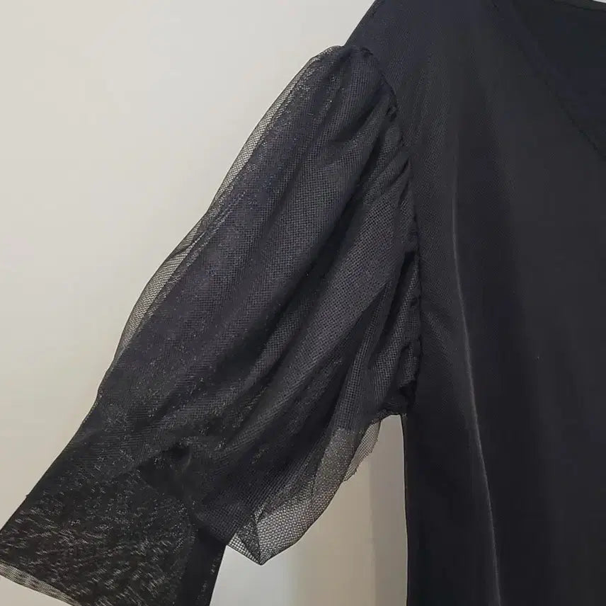 [BUNJANG] ZARA Black Sheer Puff Sleeve T-Shirt (Size M) / 자라 블랙 시스루 퍼프 반팔 티셔츠 M사이즈