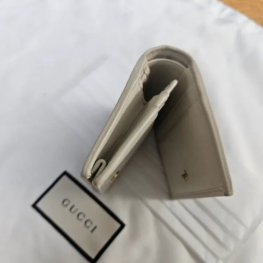 [BUNJANG] Gucci Horsebit GG Supreme Bifold Wallet / 구찌 홀스빗 반지갑 GG 수프림 카드지갑 모델 번호 621887