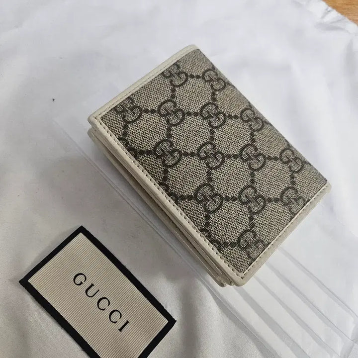 [BUNJANG] Gucci Horsebit GG Supreme Bifold Wallet / 구찌 홀스빗 반지갑 GG 수프림 카드지갑 모델 번호 621887
