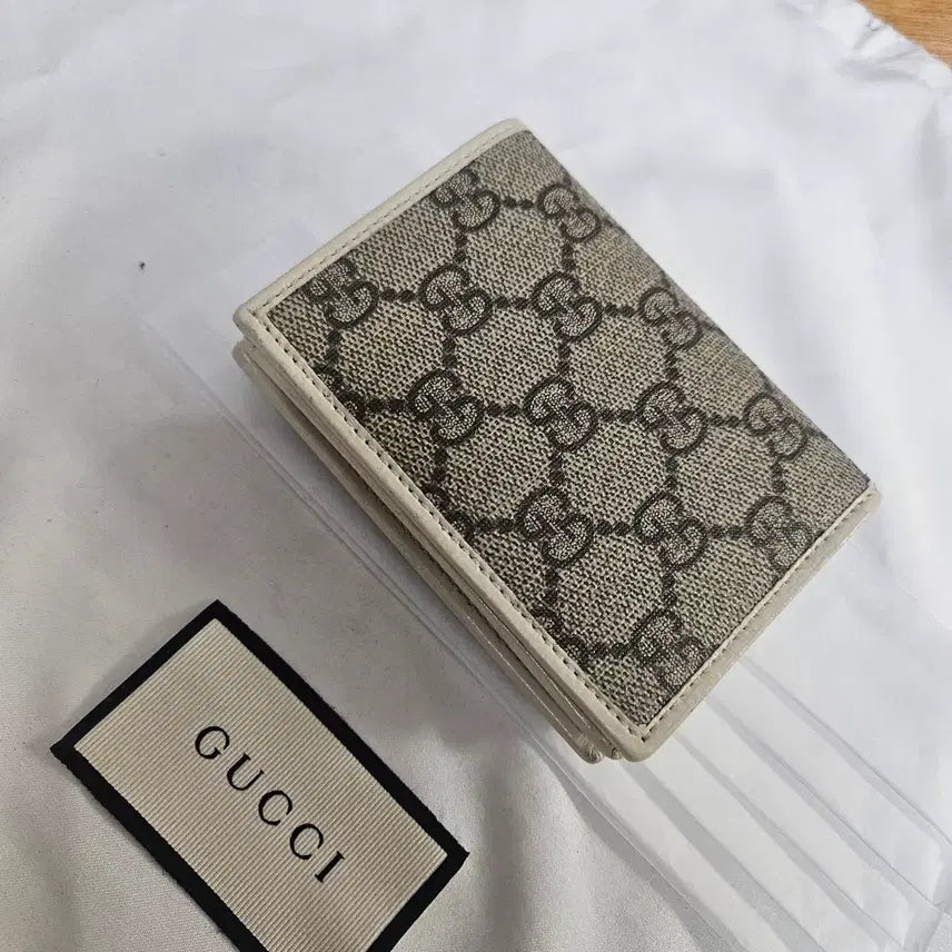 [BUNJANG] Gucci Horsebit GG Supreme Bifold Wallet / 구찌 홀스빗 반지갑 GG 수프림 카드지갑 모델 번호 621887