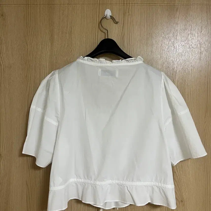[SOLD OUT] Dunst 던스트 반팔 블라우스