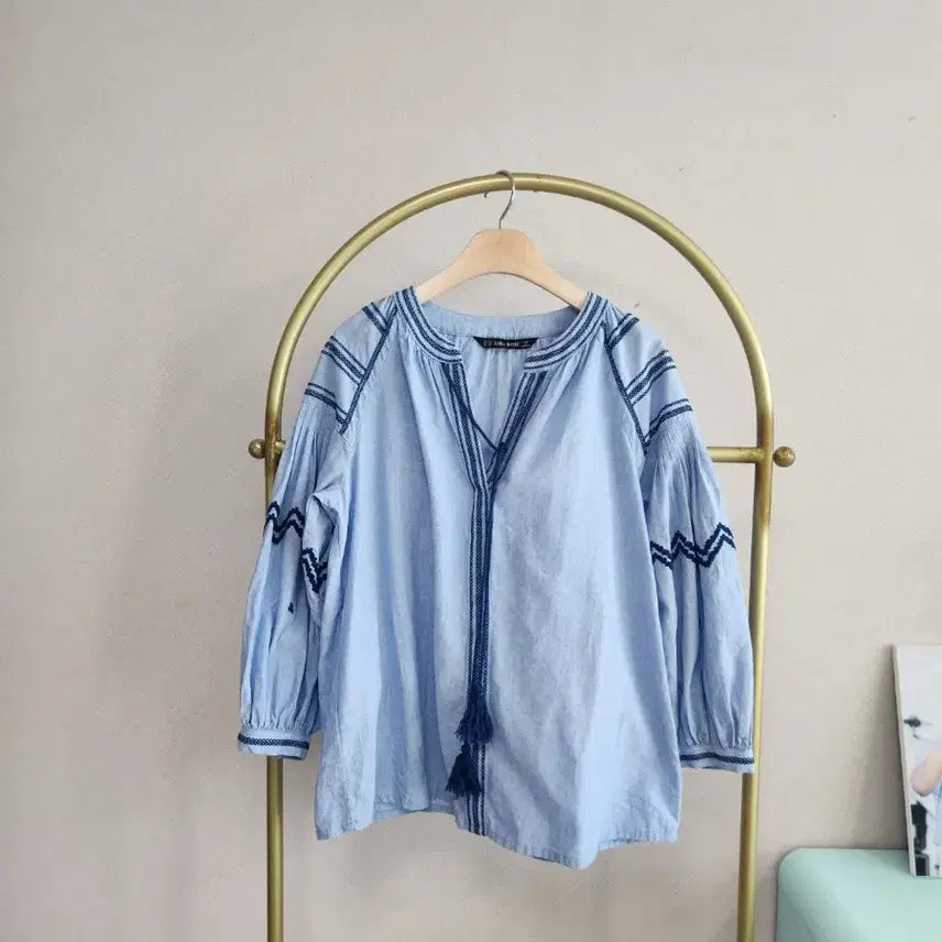 [SOLD OUT] 자라 블루 에스닉 블라우스