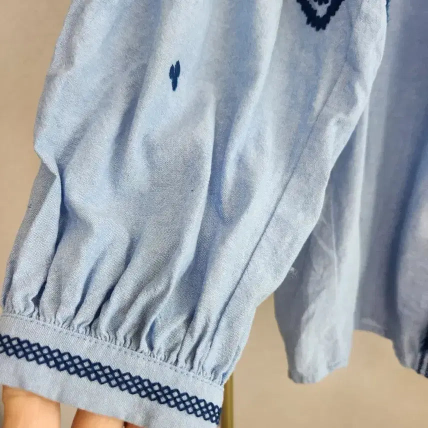 [SOLD OUT] 자라 블루 에스닉 블라우스