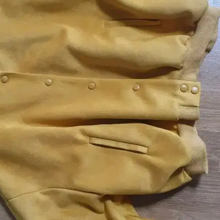 [BUNJANG] ZARA Yellow Suede Bomber Jacket (L) / 자라 옐로우 봄버 자켓 L사이즈입니다. 부드러운 스웨이드 재질로 간절기에