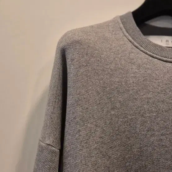 [SOLD OUT] 이로 여성 맨투맨 S