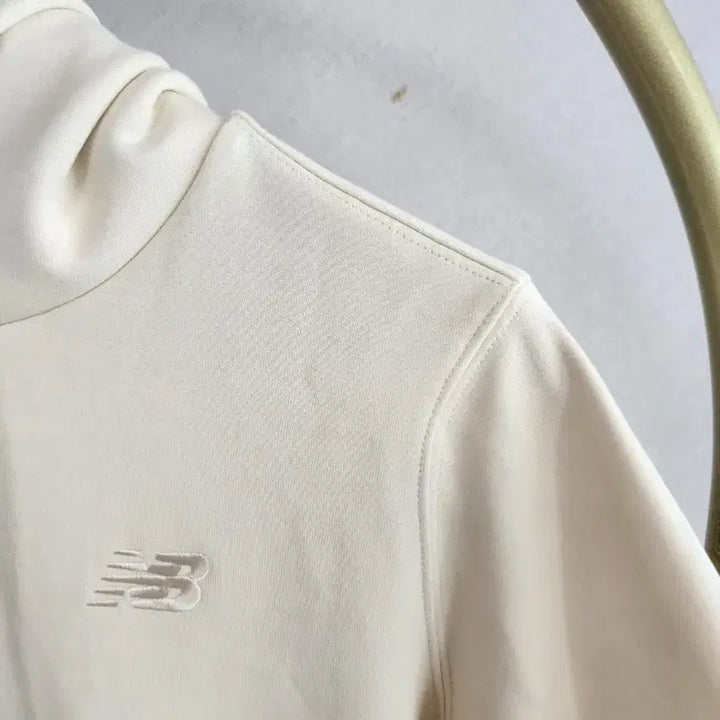 [BUNJANG] New Balance Ivory Hoodie (Size S) / 뉴발란스 아이보리색 후드티. S