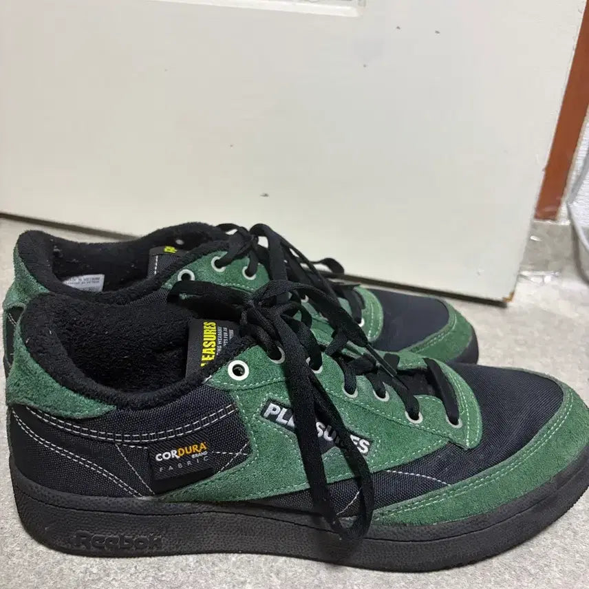 [BUNJANG] Reebok x Pleasures Club C 85 Shoes / [275] 리복 플레져스 클럽 C 85