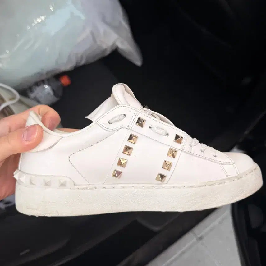 [BUNJANG] Valentino Rockstud White Sneakers (Size 36) / 발렌티노 락스터드 화이트 스니커즈 36사이즈 판매합니다 !!