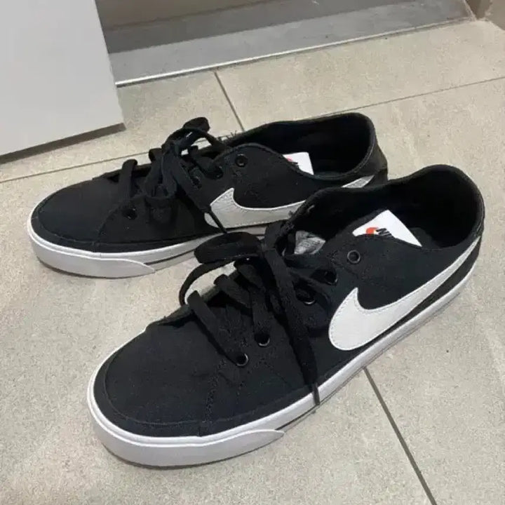 [SOLD OUT] 나이키 코트 레거시 블랙 캔버스 스니커즈 270 (거의 새상품)