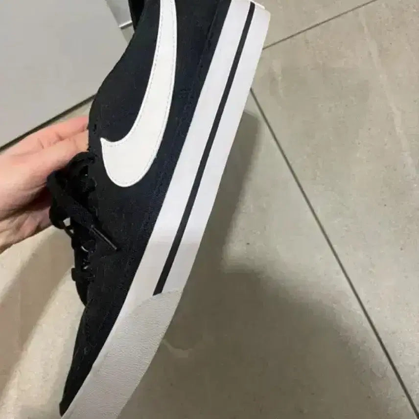 [SOLD OUT] 나이키 코트 레거시 블랙 캔버스 스니커즈 270 (거의 새상품)