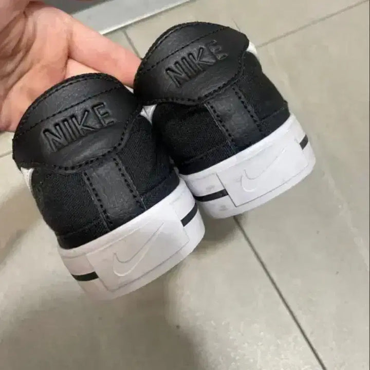 [SOLD OUT] 나이키 코트 레거시 블랙 캔버스 스니커즈 270 (거의 새상품)