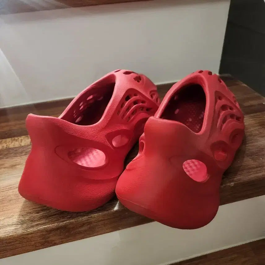 [SOLD OUT] 아디다스 이지폼러너
