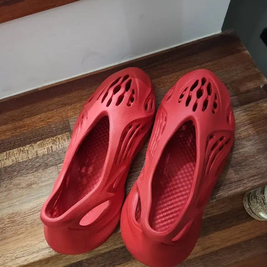 [SOLD OUT] 아디다스 이지폼러너