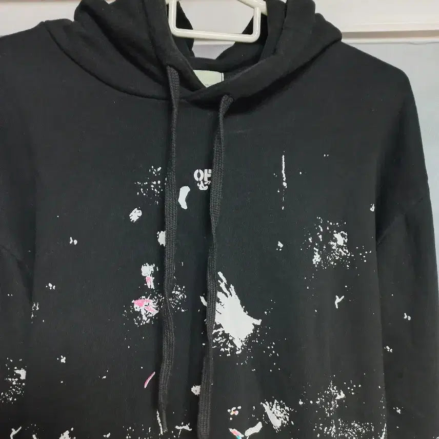 [SOLD OUT] 오프화이트 공용 페인트 블랙 후드티 100~105