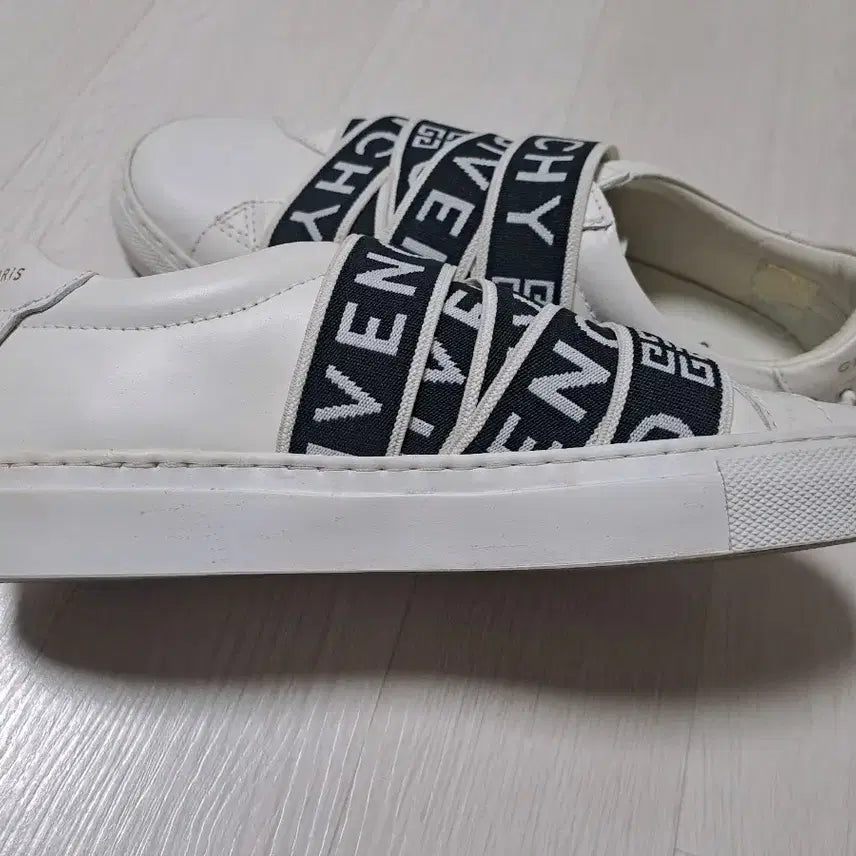 [BUNJANG] Givenchy Bending Sneakers (Size 35) / 지방시 밴딩 스니커즈 35
