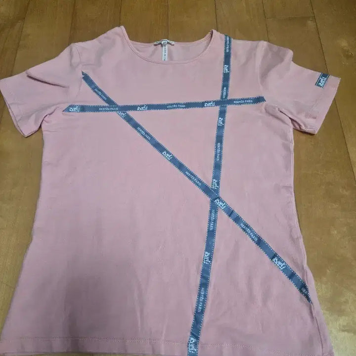 [BUNJANG] Hermès Ribbon Logo Short-Sleeve T-Shirt Pink / 에르메스 티셔츠