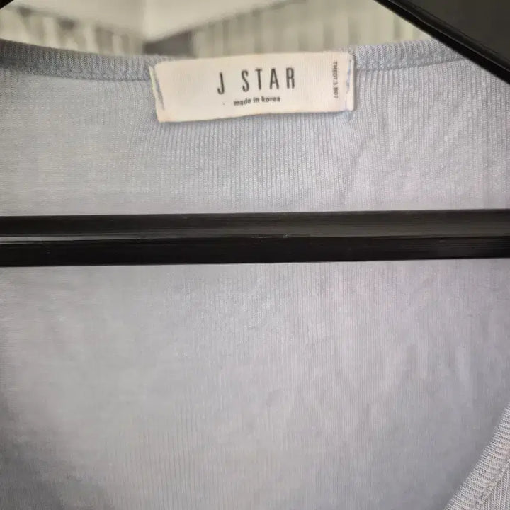 [BUNJANG] V-Neck Cropped Long Sleeve T-Shirt / V넥 크롭 긴팔 티셔츠/S