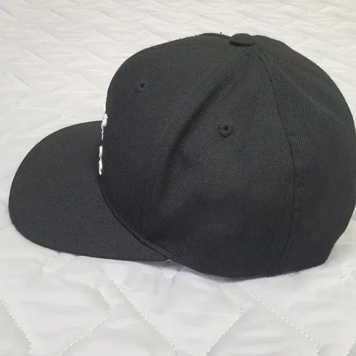 [SOLD OUT] 블랙스케일 스냅백 모자