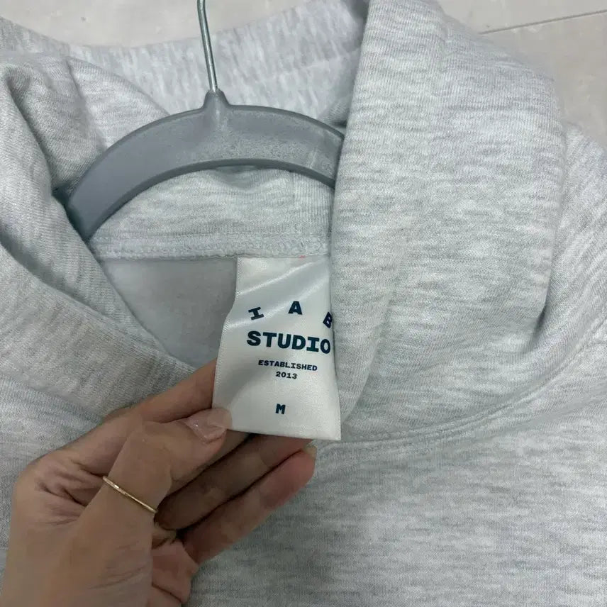 [BUNJANG] Iab Studio Hoodie / 아이앱스튜디오 후드티
