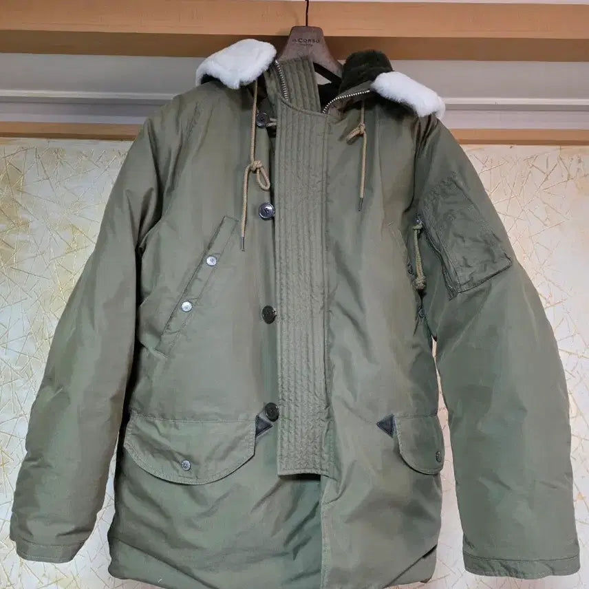 [SOLD OUT] 24fw 비헤비어 N3B 덕다운 패딩 밀 파카 세이지올리브 사이즈 3 라